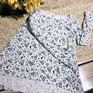 Girls Old Navy swing top.